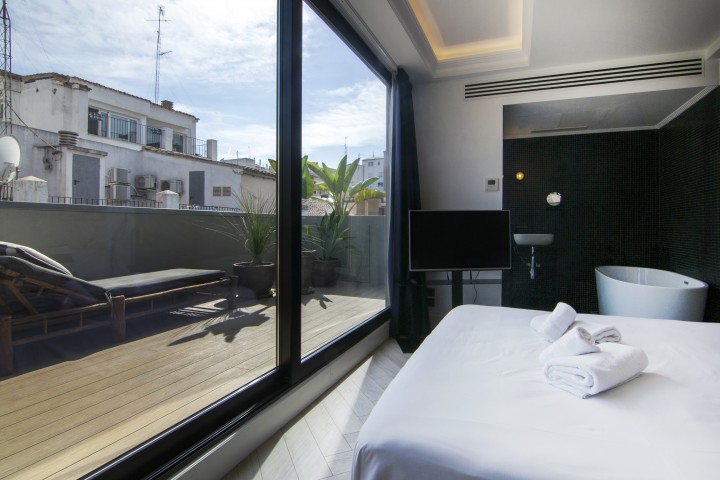 20T Luxury duplex penthouse with terrace for 4 people 3 VLC Host