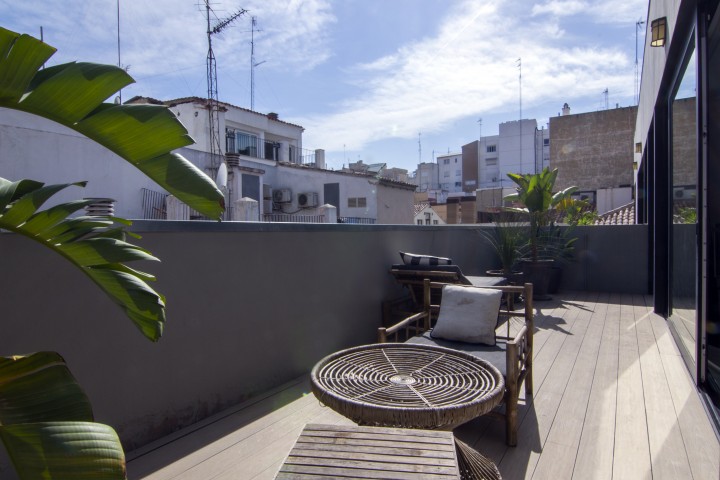 20T Luxury duplex penthouse with terrace for 4 people 8 VLC Host
