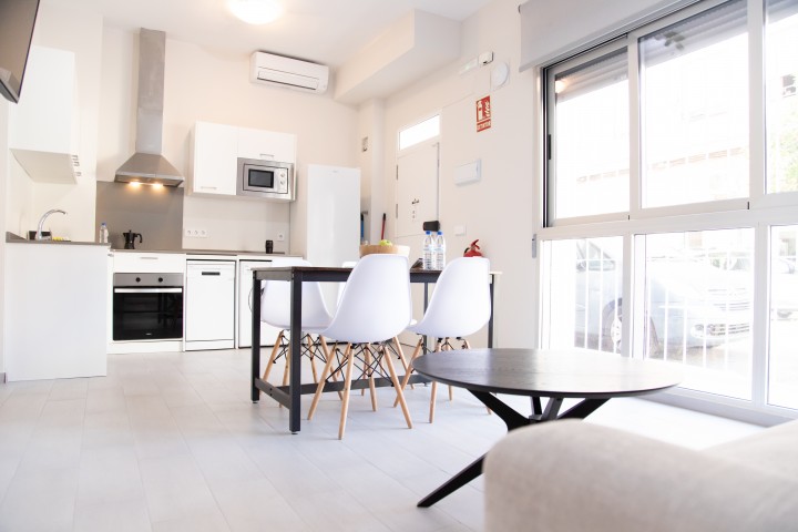 Bright Urban Style apartment close to the beach 5 VLC Host