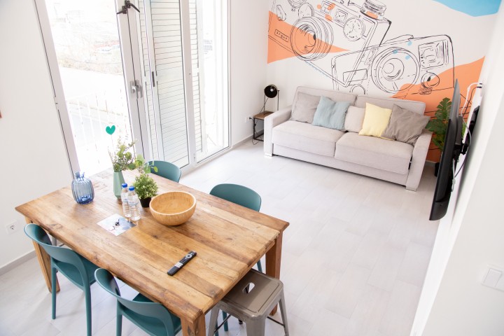 Urban style Apartment by the beachside 1 VLC Host
