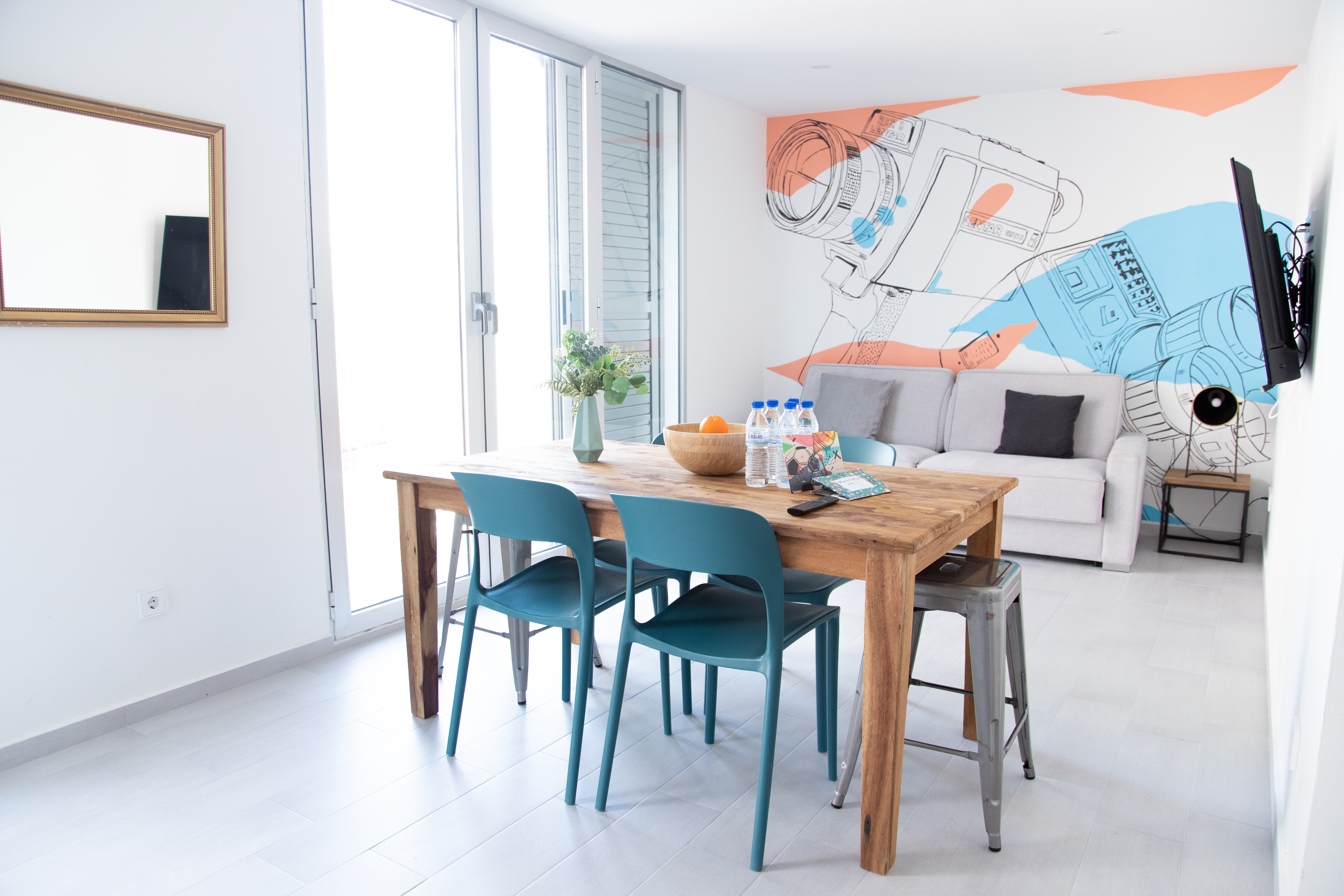 2T Urban style Apartment by the beachside VLC Host