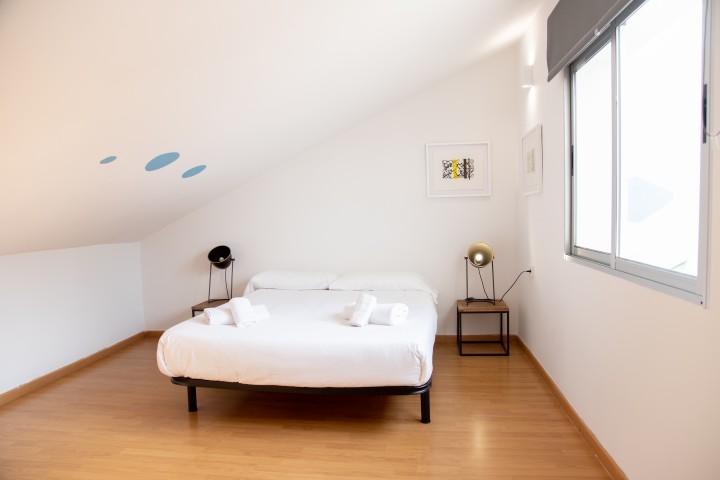 Urban style Apartment by the beachside for 5 guest 14 VLC Host