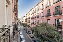 Espléndido y Radiante Apto. en C/Manuela Malasaña 19 Batuecas