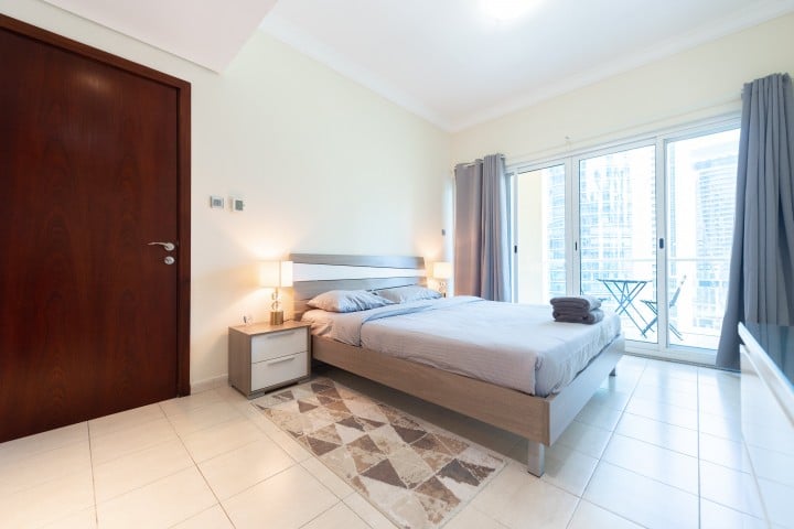 LKV -  Elegant and spacious 1bed with 2 balconies in JLT 4 Luxury Escapes
