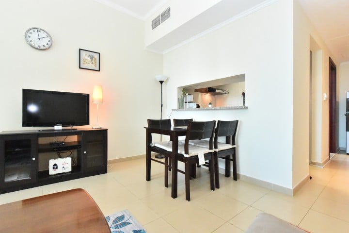 DB - Furnished Studio with balcony - near metro 4 Luxury Escapes