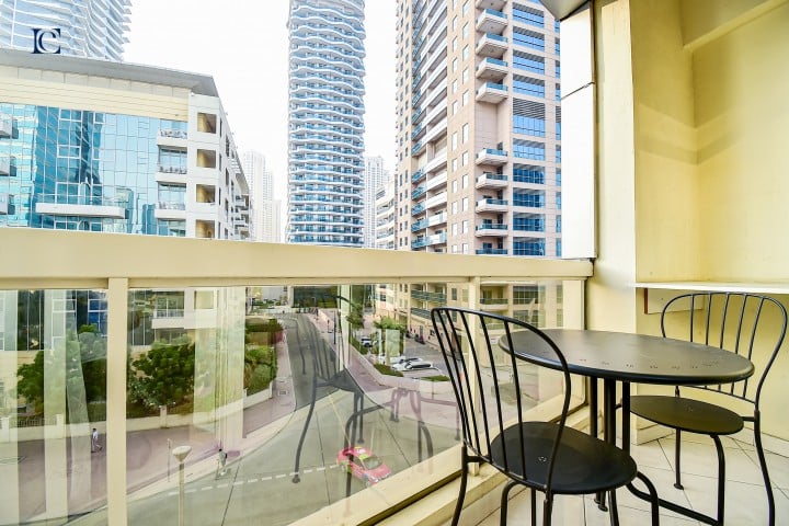 Cozy Studio Apt - Steps to Metro and Beach - Pearl 11 Luxury Escapes