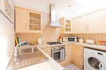 Spacious Split Level Flat in Great Location 21 Places to be
