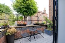 Quirky Art Deco Studio with Private Terrace 2 Places to be