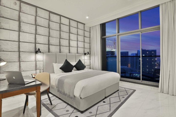 Premium Three Bedroom Apartment Near Business Bay 8 Luxury Bookings