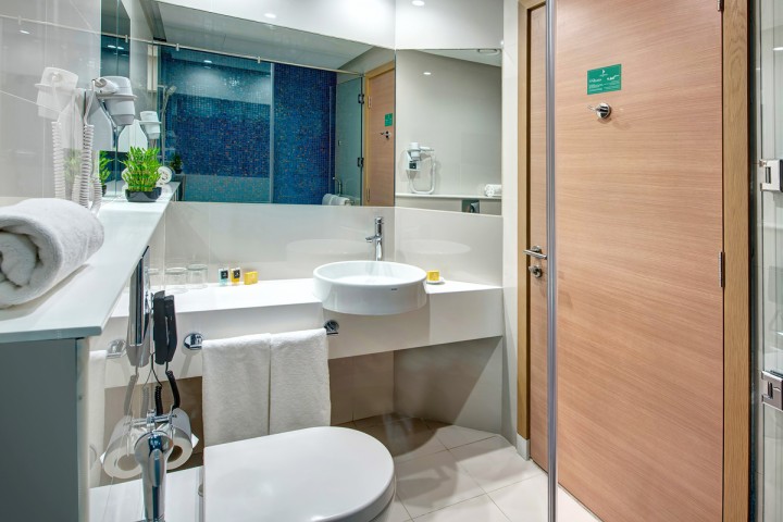 Deluxe Room Near Sharaf DG Metro Station Exit 4 6 Luxury Bookings