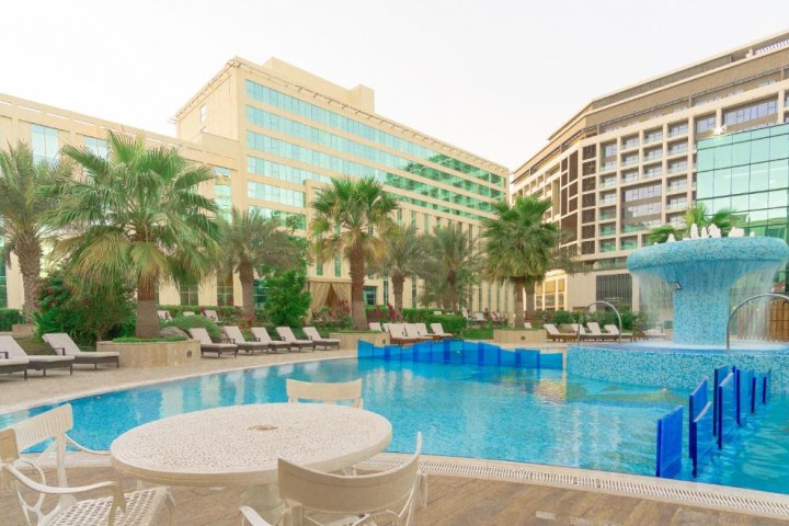 Deluxe Room Near Carrefour Garhoud 6 Luxury Bookings