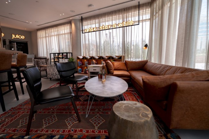Deluxe Room Near Carrefour Garhoud 16 Luxury Bookings