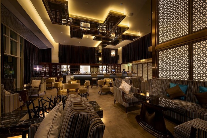 Superior Suite Room Near Carrefour Garhoud 8 Luxury Bookings