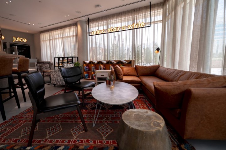 Superior Suite Room Near Carrefour Garhoud 11 Luxury Bookings