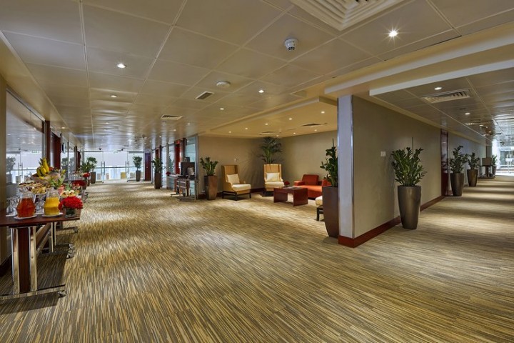 Superior Suite Room Near Carrefour Garhoud 12 Luxury Bookings