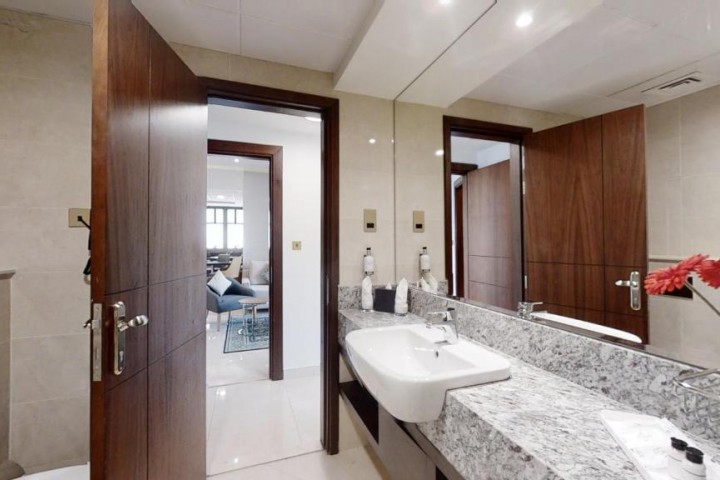 One Bedroom Apartment Near Al Jaddaf Metro 3 Luxury Bookings