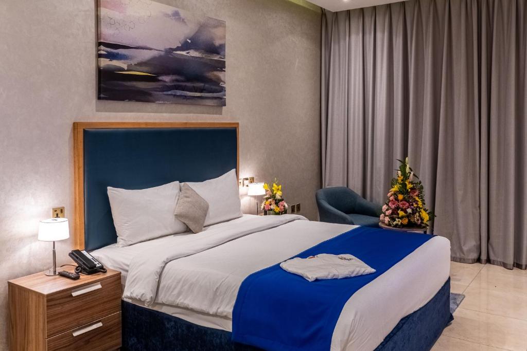 Studio Apartment Near Al Jaddaf Metro Luxury Bookings