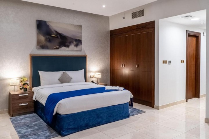 Studio Apartment Near Al Jaddaf Metro 4 Luxury Bookings