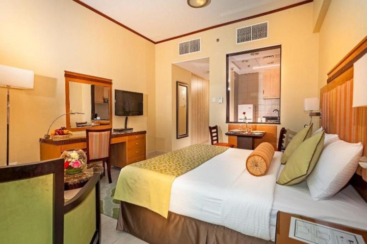 Studio Apartment Near Gardens Metro 3 Luxury Bookings