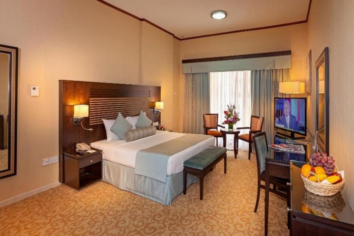 Studio Apartment Near Gardens Metro 4 Luxury Bookings