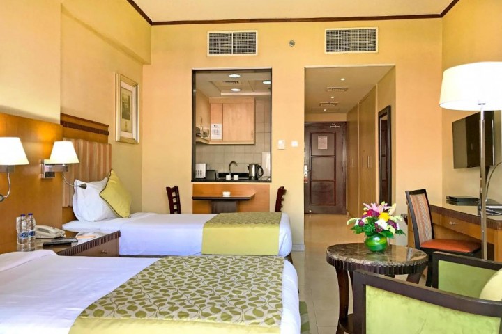 Studio Apartment Near Gardens Metro 13 Luxury Bookings