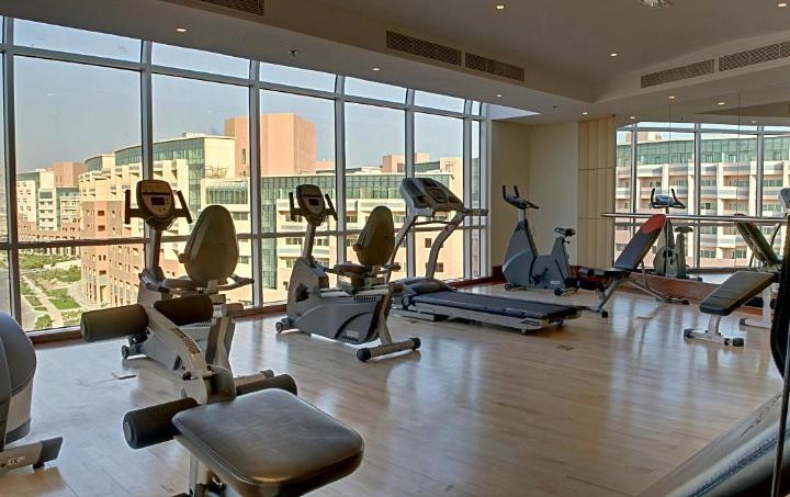 Studio Apartment Near Gardens Metro 15 Luxury Bookings