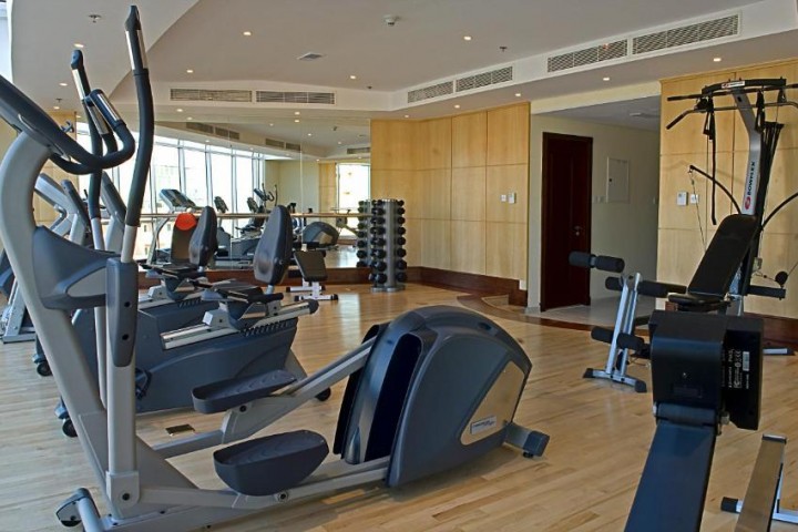Studio Apartment Near Gardens Metro 18 Luxury Bookings