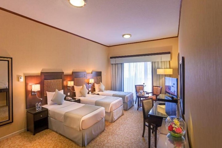Studio Apartment Near Gardens Metro 28 Luxury Bookings