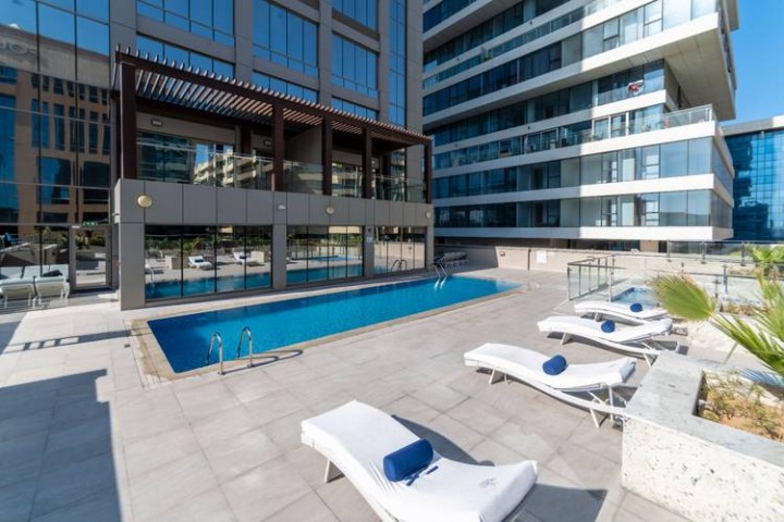 Two Bedroom Apartment Near Al Maya Supermarket 2 Luxury Bookings