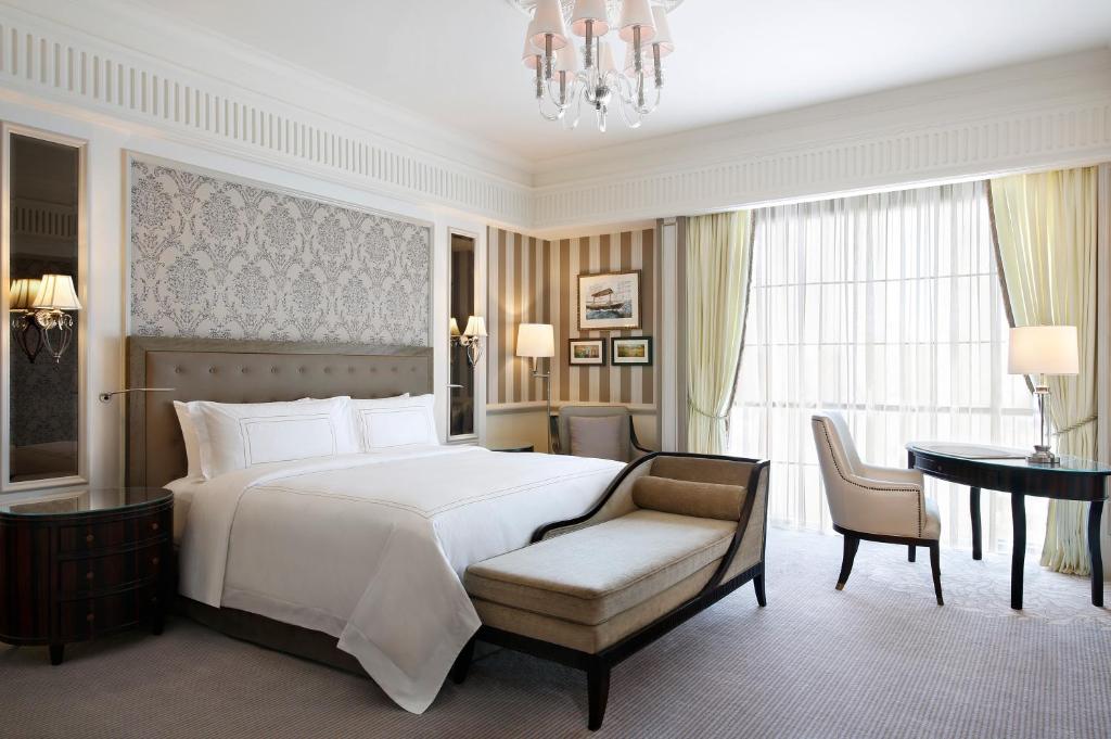 Luxury Deluxe Room On Sheikh Zayed Road. Luxury Bookings