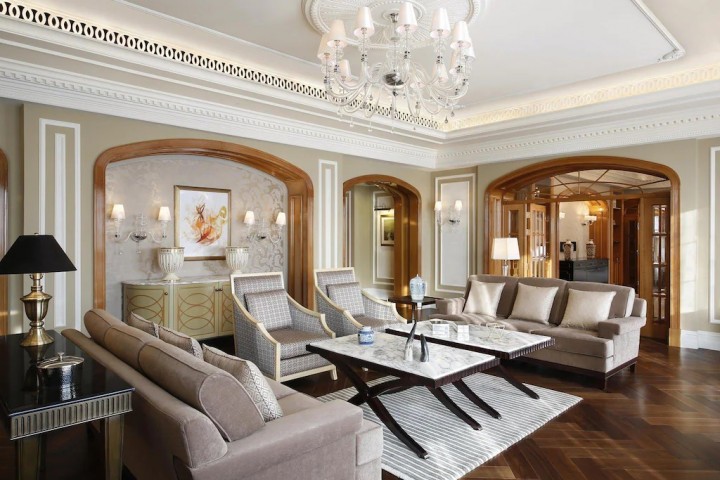 Luxury Deluxe Room On Sheikh Zayed Road. 6 Luxury Bookings