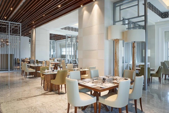 Luxury Deluxe Room On Sheikh Zayed Road. 4 Luxury Bookings