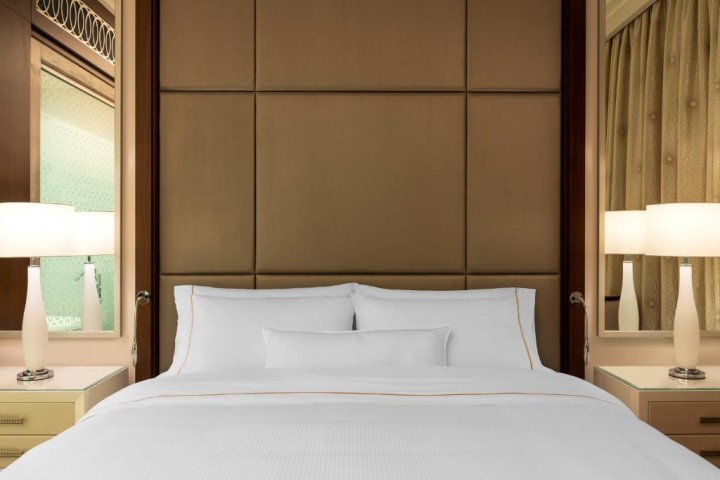 Luxury Deluxe Room On Sheikh Zayed Road. 9 Luxury Bookings