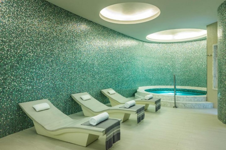 Luxury Deluxe Room On Sheikh Zayed Road. 15 Luxury Bookings