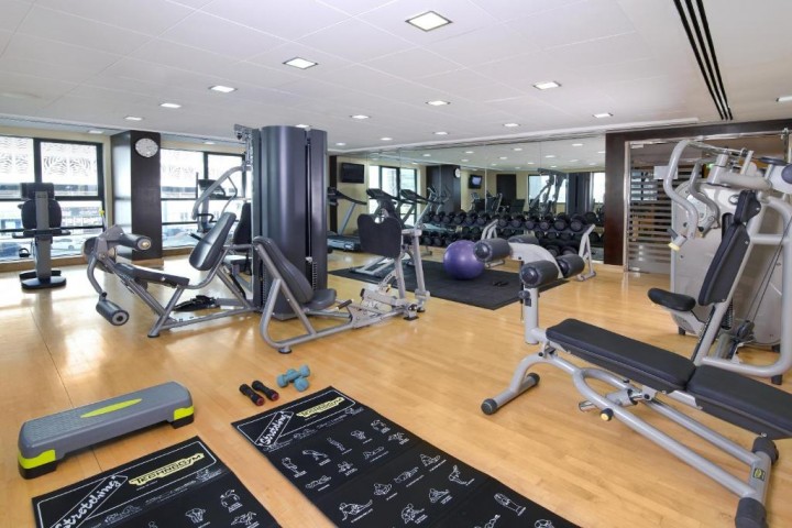 Deluxe Room Near Internet Metro Station 2 Luxury Bookings