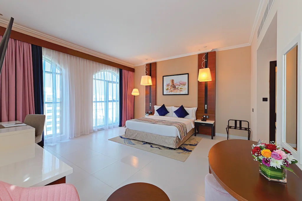 New Executive one Bedroom Suite Near Mashreq Metro Luxury Bookings