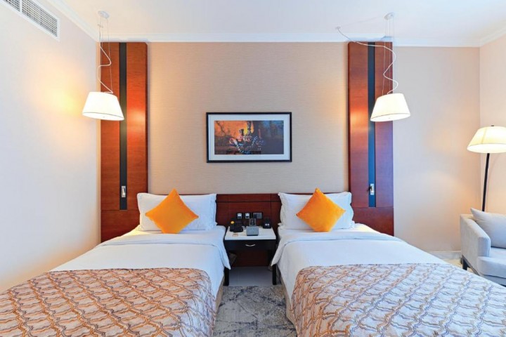 Deluxe Room Near Mashreq Metro with Breakfast Free 4 Luxury Bookings