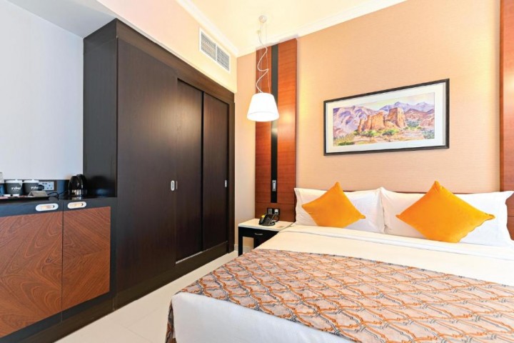 Deluxe Room Near Mashreq Metro with Breakfast Free 2 Luxury Bookings
