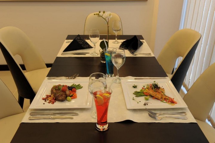 Deluxe Two Bedroom Apartment Near Wtc Metro 11 Luxury Bookings