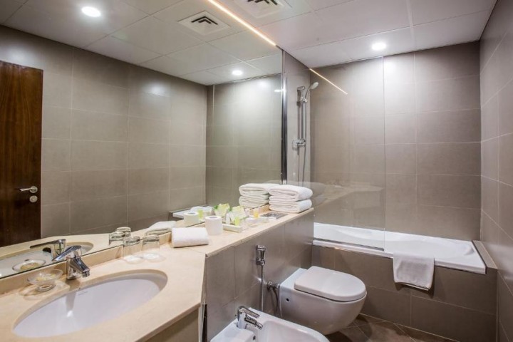 Deluxe Two Bedroom In Marina By Luxury Bookings 5 Luxury Bookings
