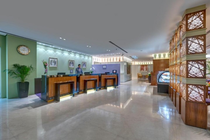 Studio Apartment Near t Near Al Maya Supermarket 15 Luxury Bookings