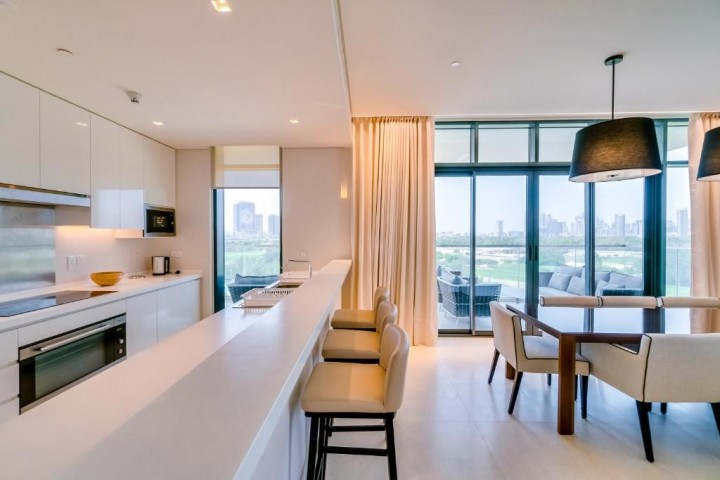 Three Bedroom Apartment Near Emirates Golf Club 8 Luxury Bookings