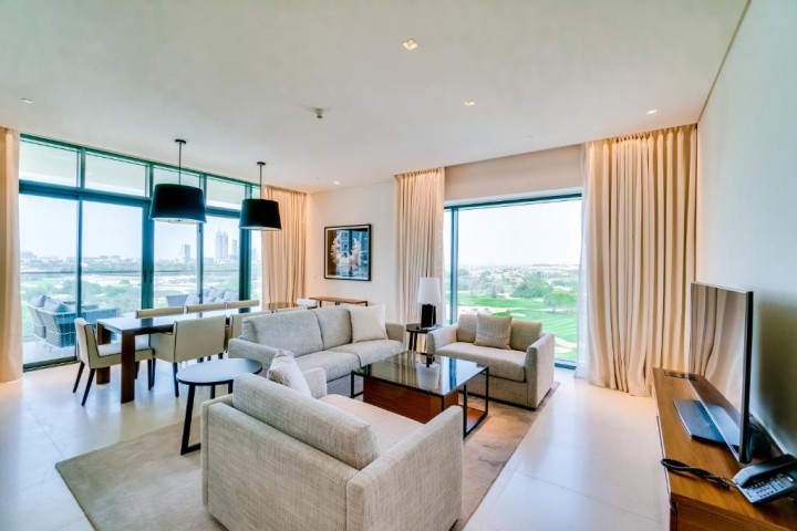 Three Bedroom Apartment Near Emirates Golf Club 13 Luxury Bookings