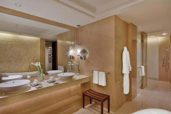 One Bedroom Suite Near Carrefour Market JBR 2 Luxury Bookings
