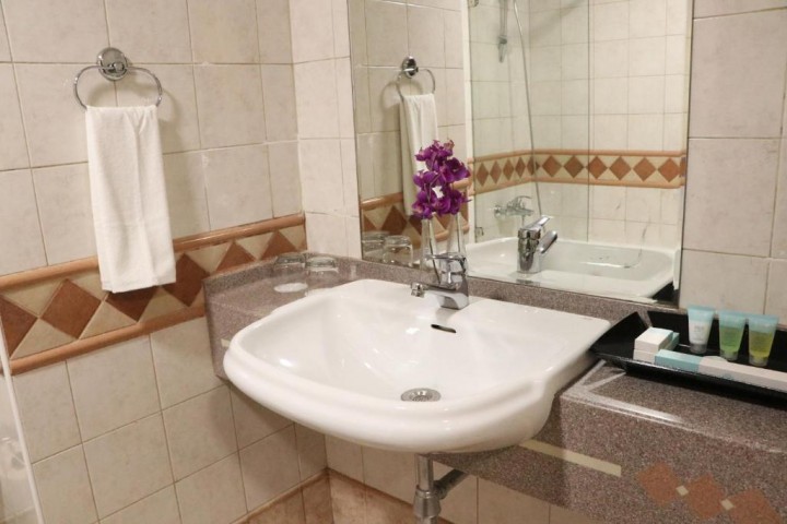 Studio Apartment Near by Day To Day Al Karama 17 Luxury Bookings