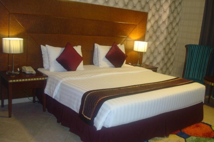 One Bedroom Apartment Near by Day To Day Al Karama 7 Luxury Bookings