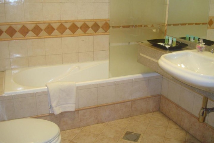 One Bedroom Apartment Near by Day To Day Al Karama 10 Luxury Bookings