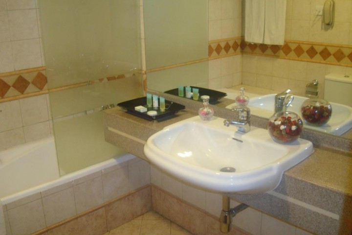 One Bedroom Apartment Near by Day To Day Al Karama 11 Luxury Bookings