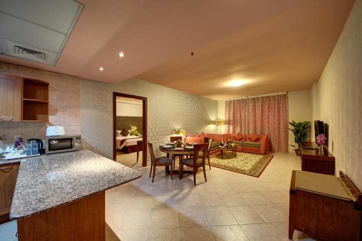 One Bedroom Apartment Near by Day To Day Al Karama 17 Luxury Bookings