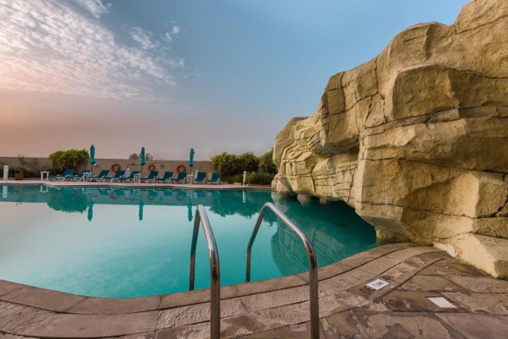 Two Bedroom Apartment Near Pk Mart Supermarket. 7 Luxury Bookings
